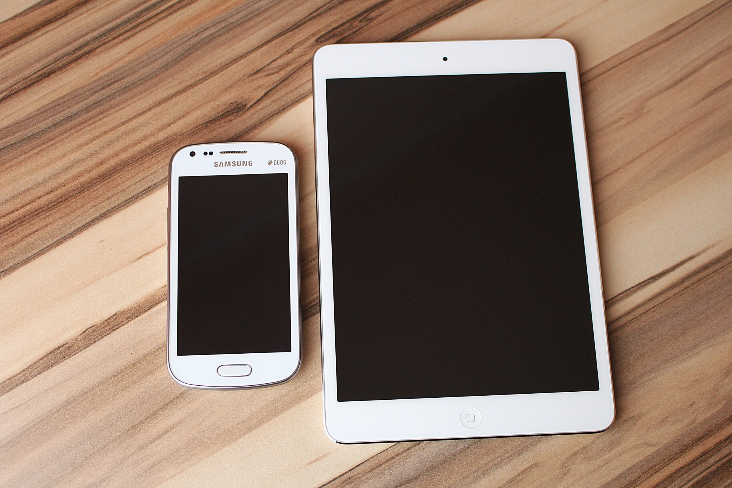 The difference between the size of a smartphone and a tablet